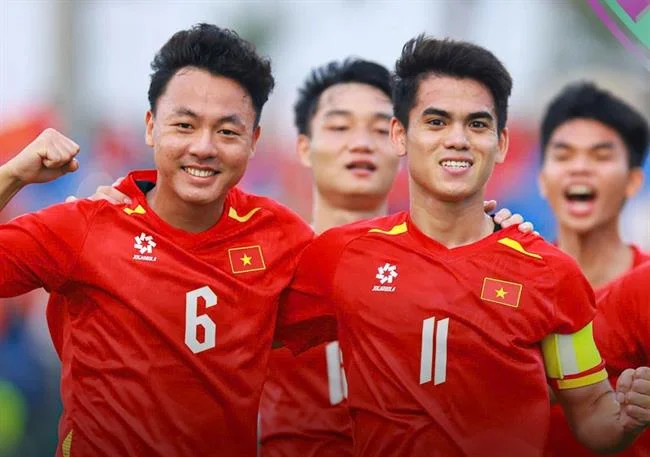 Chọn nút Đăng Ký trên 88clup